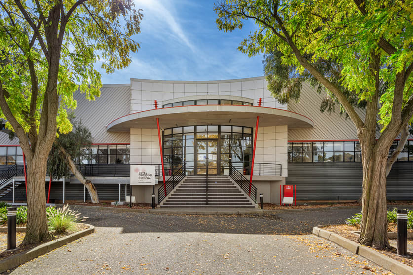 Click to view all images 5c South Drive Bentleigh VIC 3204 - Image 1