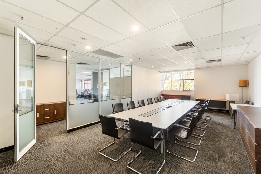 Click to view all images 5c South Drive Bentleigh VIC 3204 - Image 3