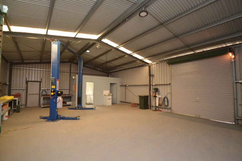 Click to view all images 4/4 Matong Rd Echuca VIC 3564 - Image 2