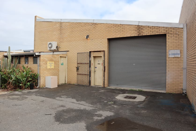 Click to view all images 4/9 Clavering Street Bayswater WA 6053 - Image 1