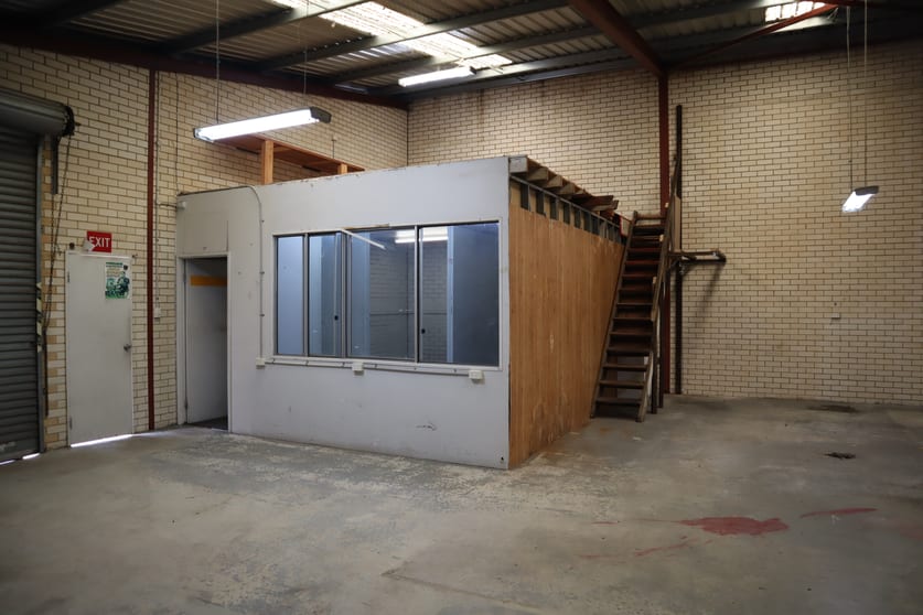 Click to view all images 4/9 Clavering Street Bayswater WA 6053 - Image 3