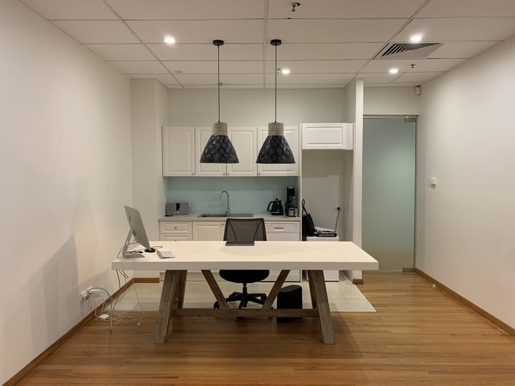 Click to view all images 9/100 New South Head Road Edgecliff NSW 2027 - Image 2