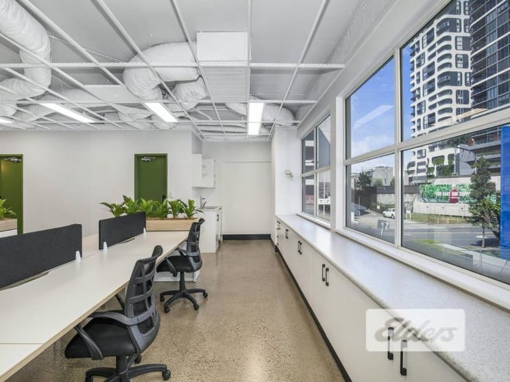 2/17 Peel Street South Brisbane QLD 4101 - Image 2