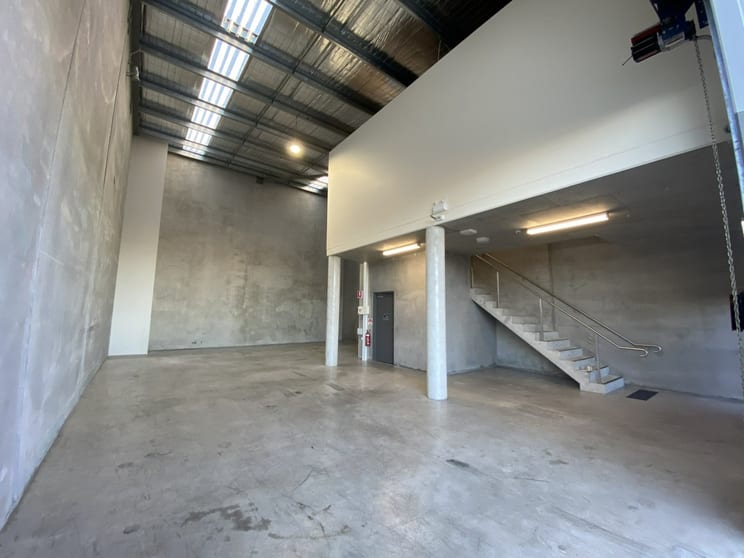 Click to view all images 9/35 Wurrook Circuit Caringbah NSW 2229 - Image 3