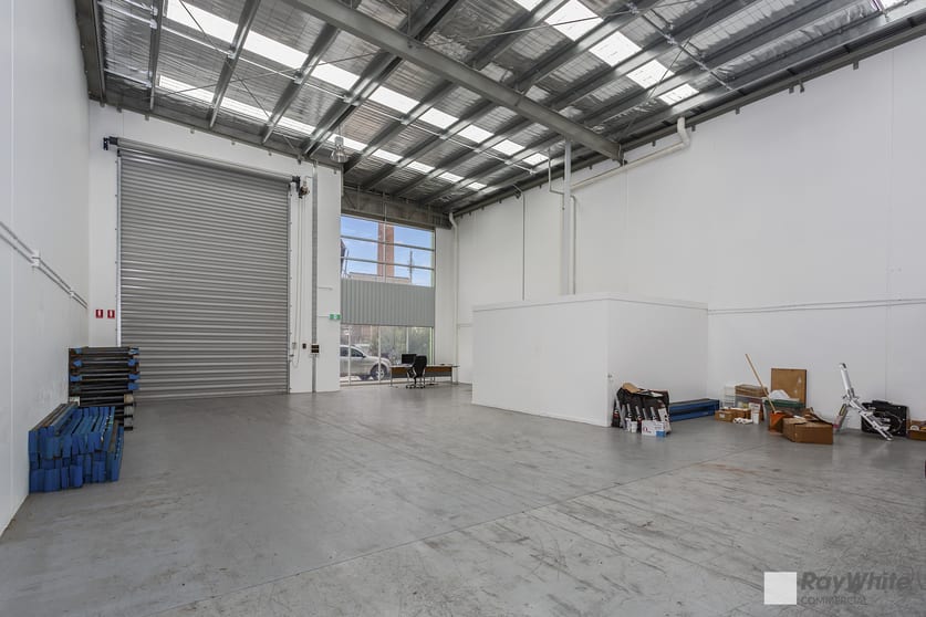 Click to view all images 11 Monarch Court Oakleigh VIC 3166 - Image 2
