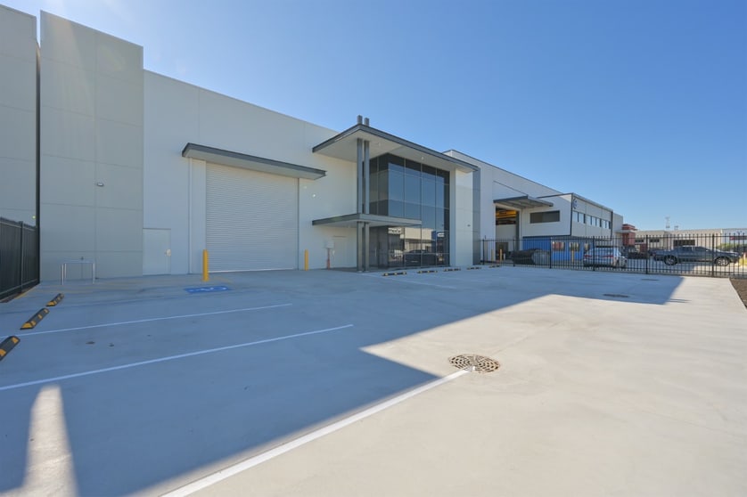 Click to view all images 8 Oban Link Canning Vale WA 6155 - Image 2