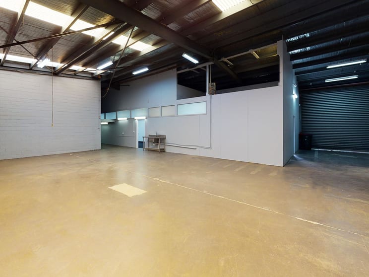 Click to view all images 1/17 Redwood Drive Notting Hill VIC 3168 - Image 3
