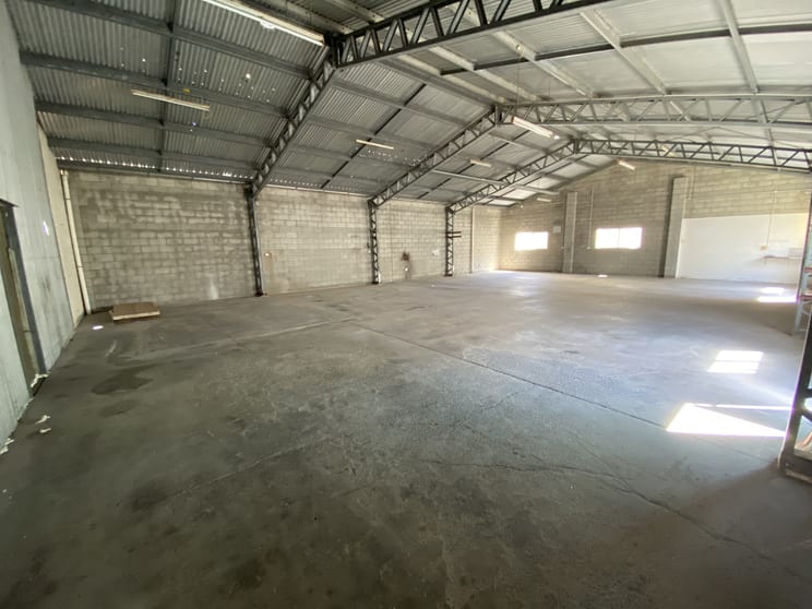 Click to view all images B/7 McCulloch Street North Mackay QLD 4740 - Image 3