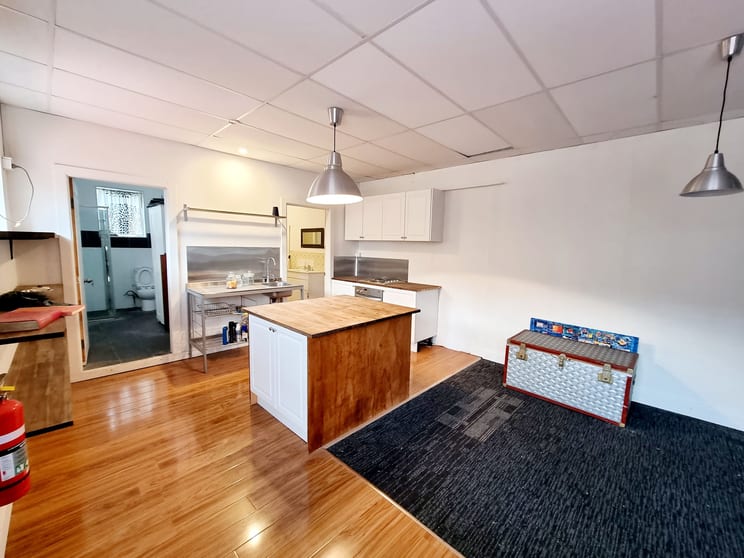 Click to view all images 1/33 Botany Road Waterloo NSW 2017 - Image 2