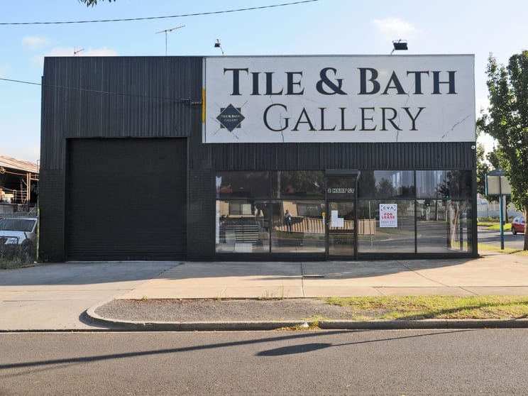 Click to view all images 2 Hart Street Airport West VIC 3042 - Image 1