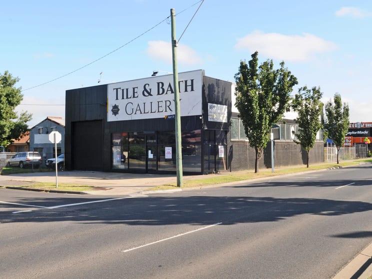Click to view all images 2 Hart Street Airport West VIC 3042 - Image 2
