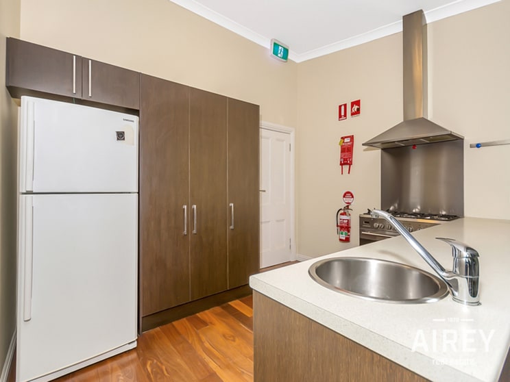 Click to view all images 9 Lindsay Street Perth WA 6000 - Image 3
