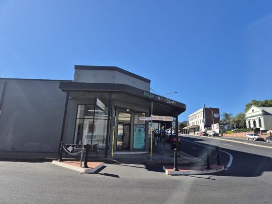 Click to view all images 68 Brisbane Street Tamworth NSW 2340 - Image 2