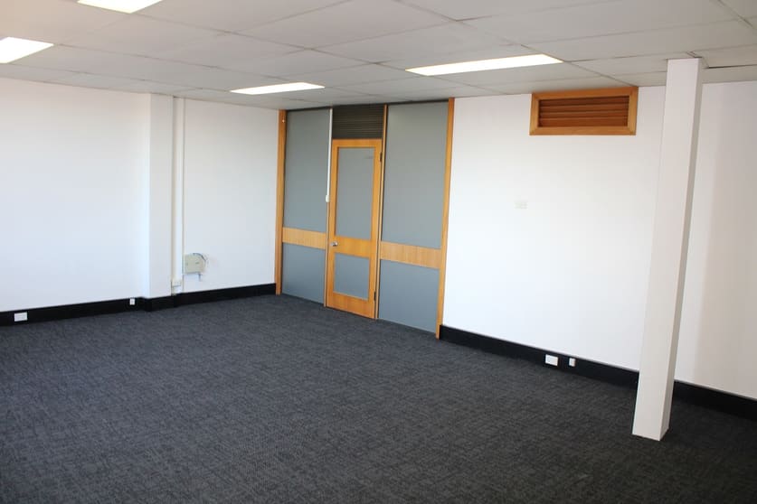 Click to view all images Suite 4 Top floor/629 Kingsway Miranda NSW 2228 - Image 2
