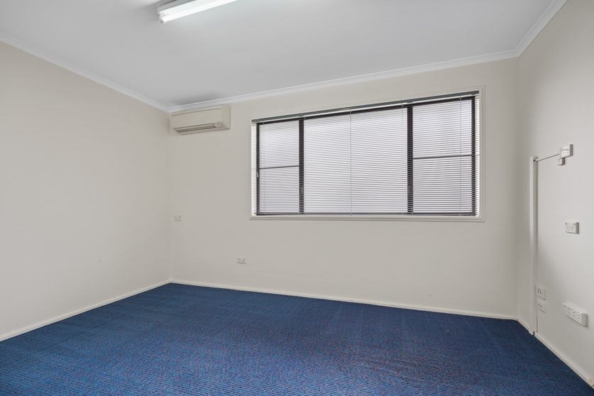 Click to view all images 2/158 Marius St Tamworth NSW 2340 - Image 3