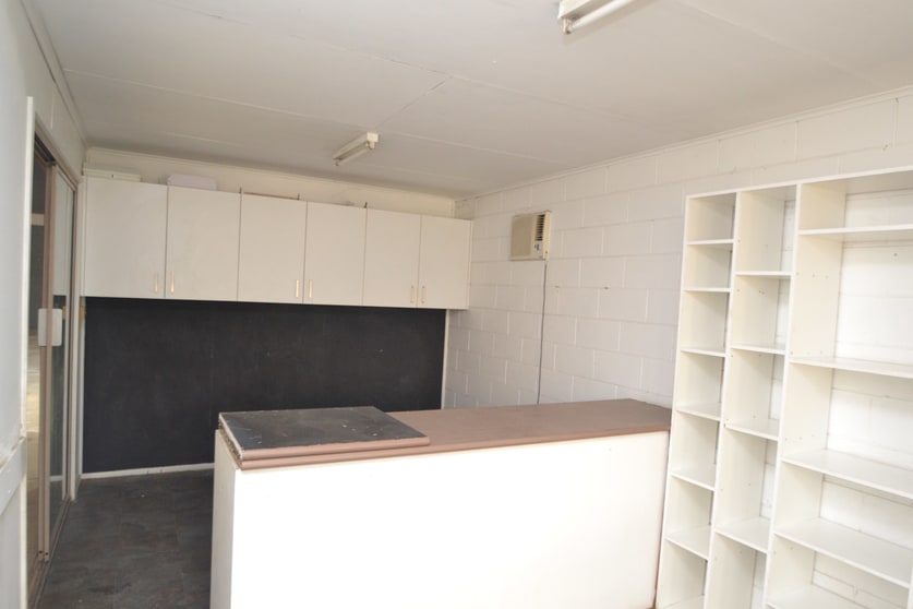 Click to view all images 1/31 Hovell Street Echuca VIC 3564 - Image 3