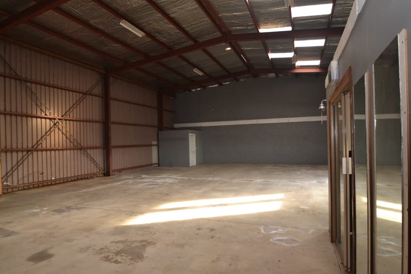 Click to view all images 1/31 Hovell Street Echuca VIC 3564 - Image 2