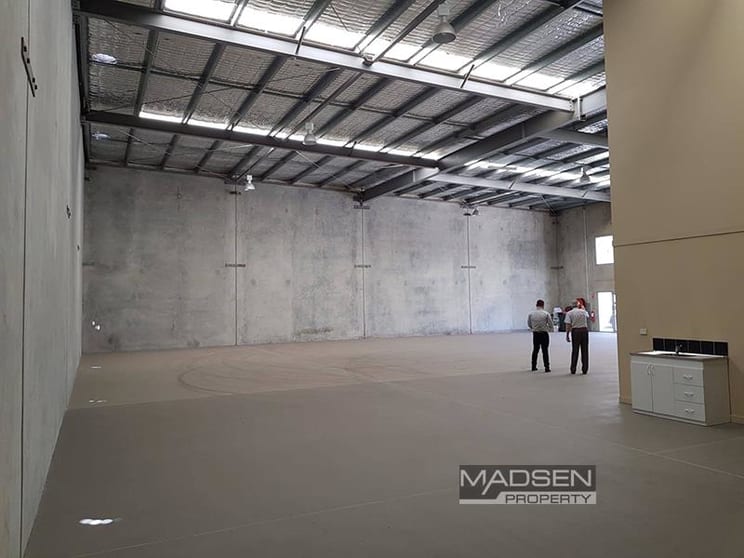 Click to view all images Warehouse/528 Sherwood Road Rocklea QLD 4106 - Image 2