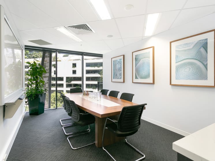 Click to view all images E316/1-3 Oracle Boulevard Broadbeach QLD 4218 - Image 2