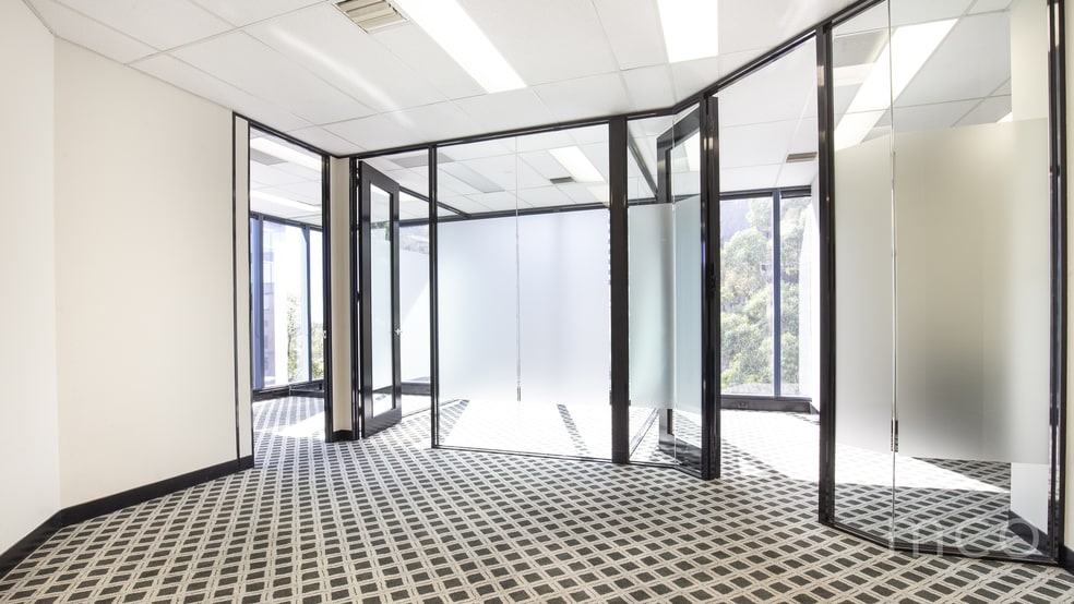 Click to view all images Suite 425/1 Queens Road Melbourne 3004 VIC 3004 - Image 3