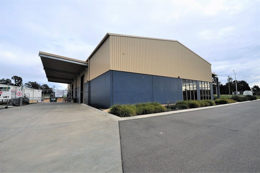 Click to view all images 1 Trantara Court East Bendigo VIC 3550 - Image 3