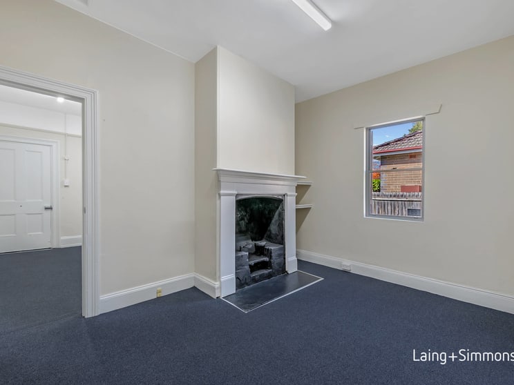 Click to view all images 21 Fennell Street Parramatta NSW 2150 - Image 2