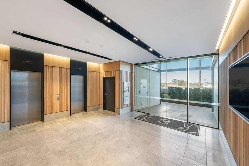 Click to view all images 1001 Nepean Highway Moorabbin VIC 3189 - Image 3