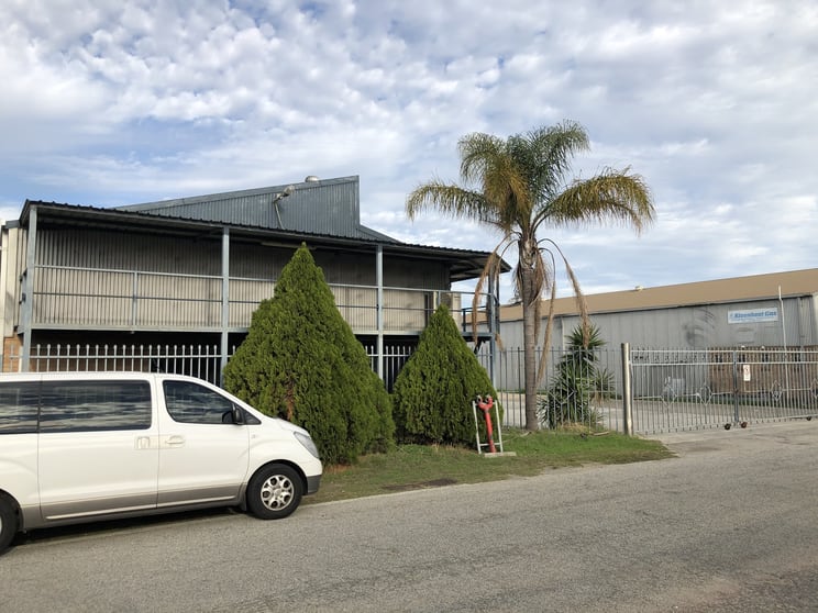 Click to view all images 5/32 Beach Street Kwinana Beach WA 6167 - Image 2