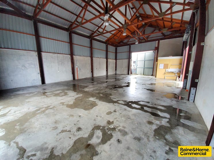 Click to view all images 7/131 Bunya Road Arana Hills QLD 4054 - Image 2
