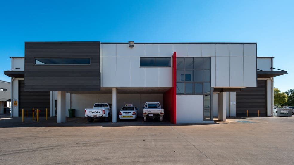Click to view all images 4D/7-9 Gardner Court Wilsonton QLD 4350 - Image 1