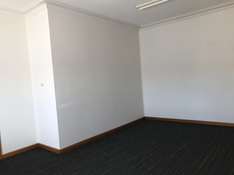 Click to view all images 1/109 Banna Ave Griffith NSW 2680 - Image 2