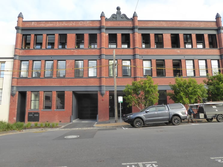 Click to view all images 3 Howard Street West Melbourne VIC 3003 - Image 2