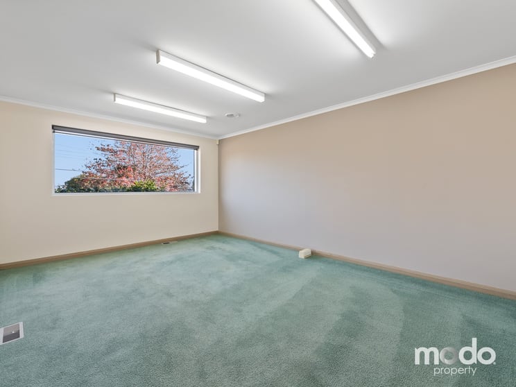 Click to view all images 1/3 Ryland Avenue Croydon VIC 3136 - Image 2