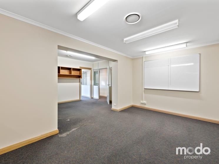 Click to view all images 1/3 Ryland Avenue Croydon VIC 3136 - Image 3
