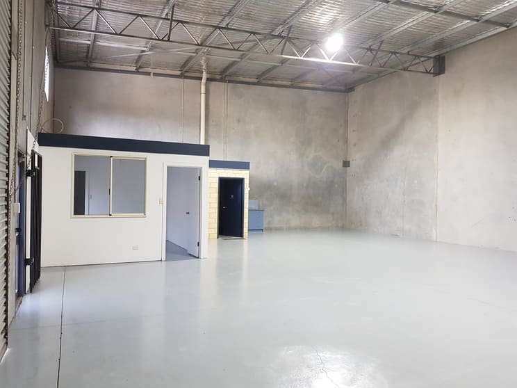 Click to view all images Unit 2/18 Nettleton Road Byford WA 6122 - Image 2