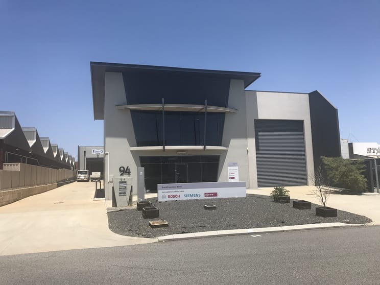 Click to view all images 1/94 President Street Welshpool WA 6106 - Image 1