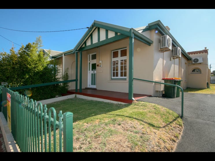 Click to view all images 32 Wittenoom Street Bunbury WA 6230 - Image 1