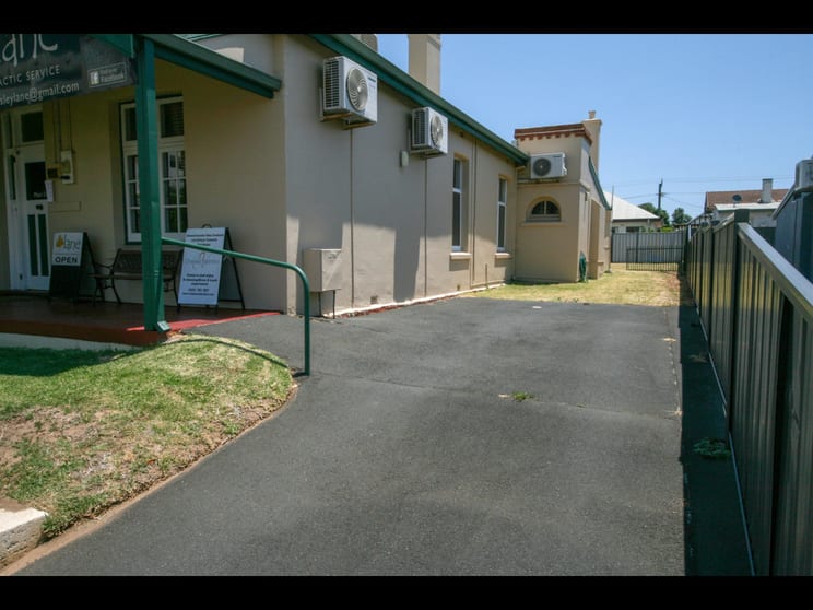 Click to view all images 32 Wittenoom Street Bunbury WA 6230 - Image 2