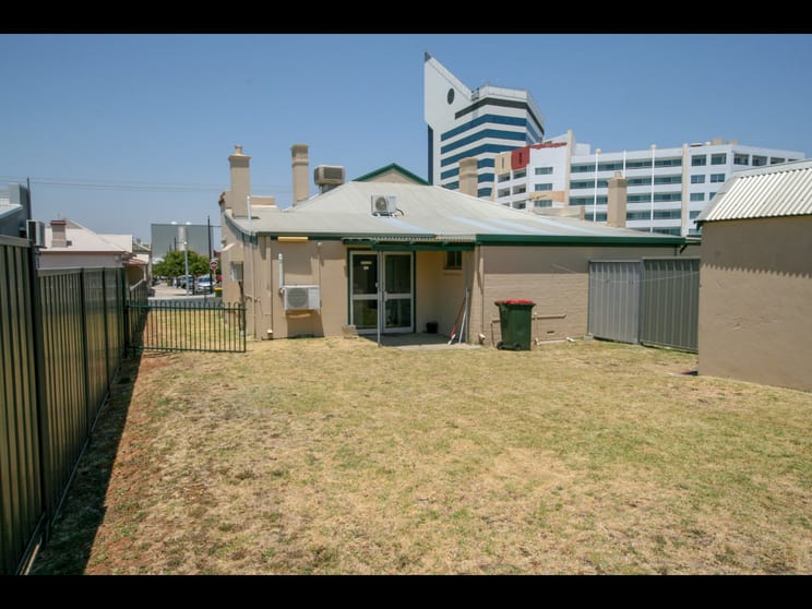 Click to view all images 32 Wittenoom Street Bunbury WA 6230 - Image 3