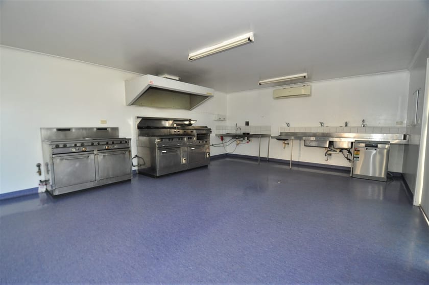 Click to view all images 1/57 Pratts Park Road East Bendigo VIC 3550 - Image 3