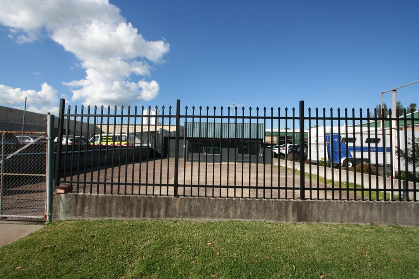 Click to view all images 7 Arnhem Close Gateshead NSW 2290 - Image 2