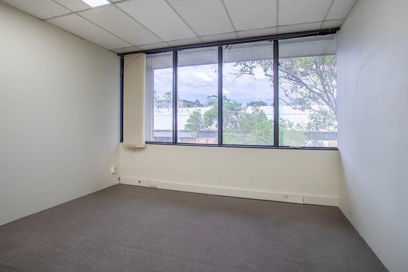 Click to view all images 10/6 Gladstone Road Castle Hill NSW 2154 - Image 3