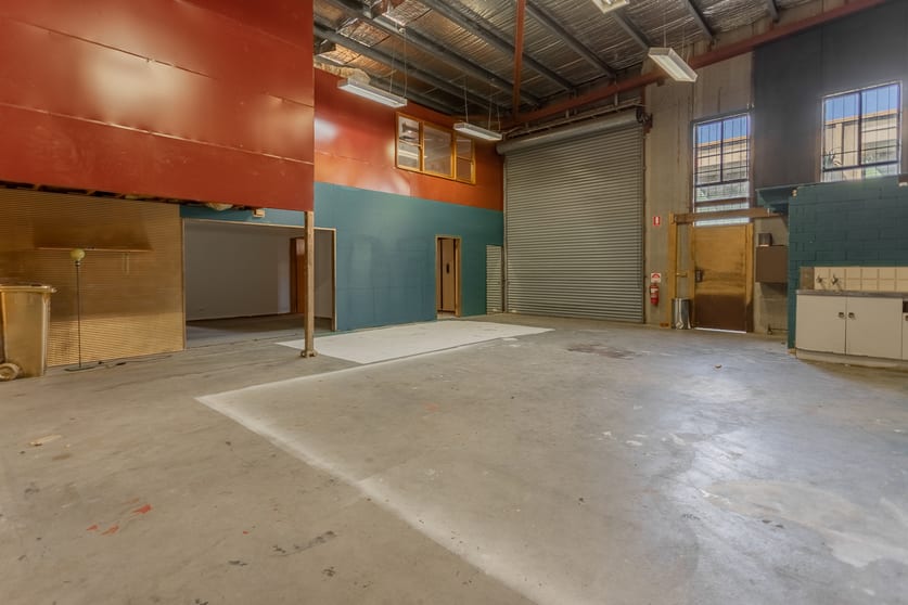 Click to view all images 4/7 Carrington Road Castle Hill NSW 2154 - Image 2