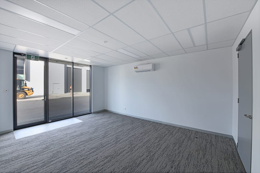 Click to view all images 24 & 25/830-850 Princes Highway Springvale VIC 3171 - Image 3
