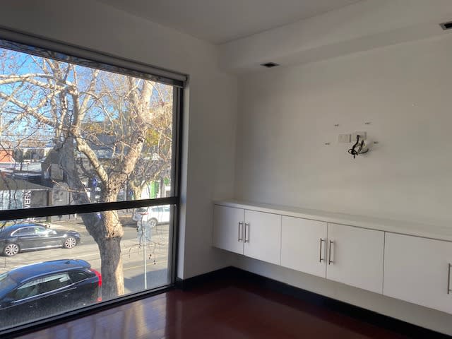 Click to view all images 2/385 Malvern Road South Yarra VIC 3141 - Image 2