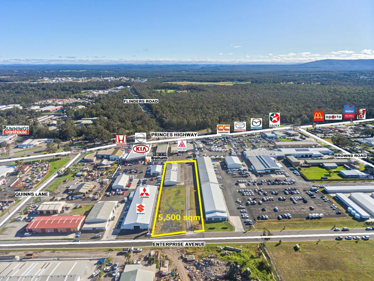 Click to view all images 2/124 Princes Highway South Nowra NSW 2541 - Image 1