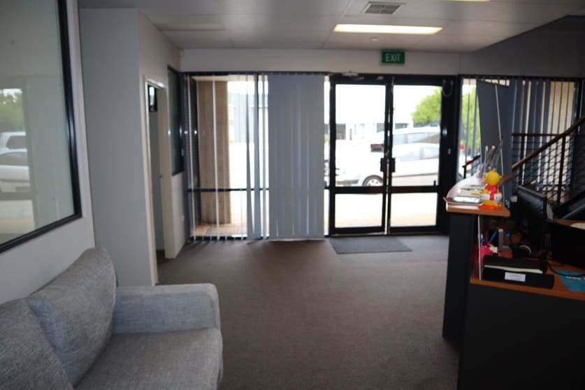 Click to view all images 1/13 Brennan Way Belmont WA 6104 - Image 3