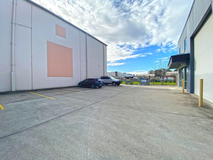 Click to view all images Unit 4, 140-142 Russell Street Emu Plains NSW 2750 - Image 3