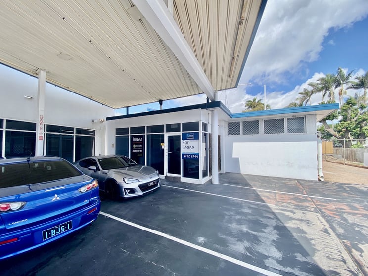 2/163-165 Charters Towers Road Hyde Park QLD 4812 - Image 2