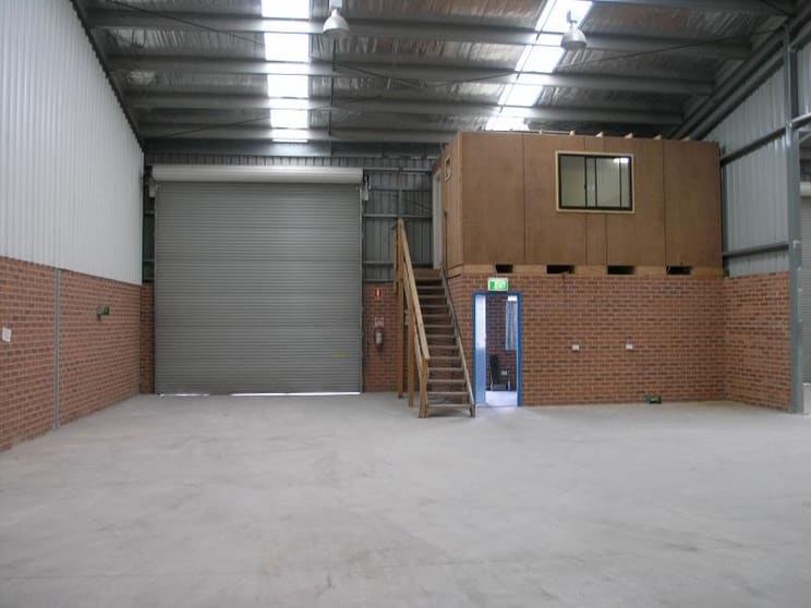 Click to view all images 3 & 4/4 Doyle Avenue Unanderra NSW 2526 - Image 3